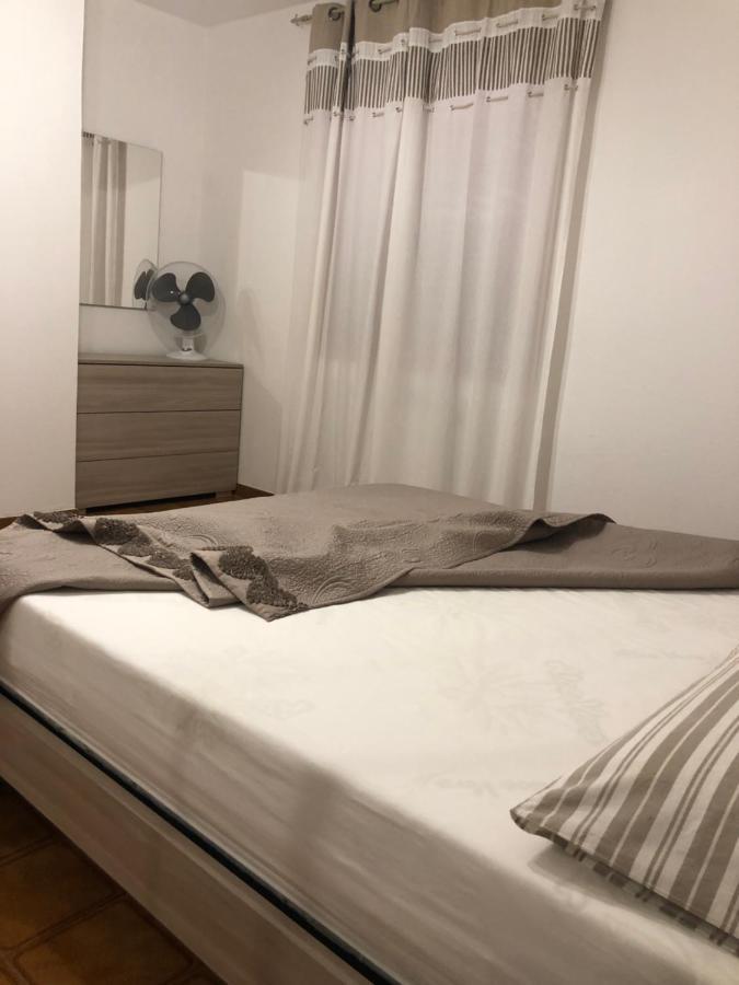 Private Apartment With Garden كانّيجوني المظهر الخارجي الصورة