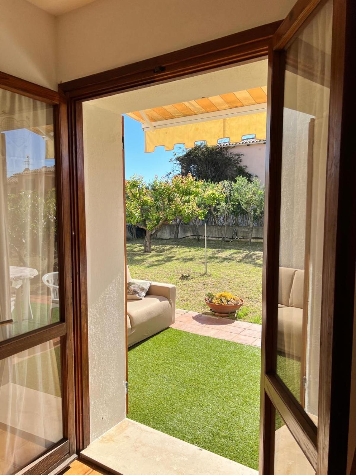 Private Apartment With Garden كانّيجوني المظهر الخارجي الصورة