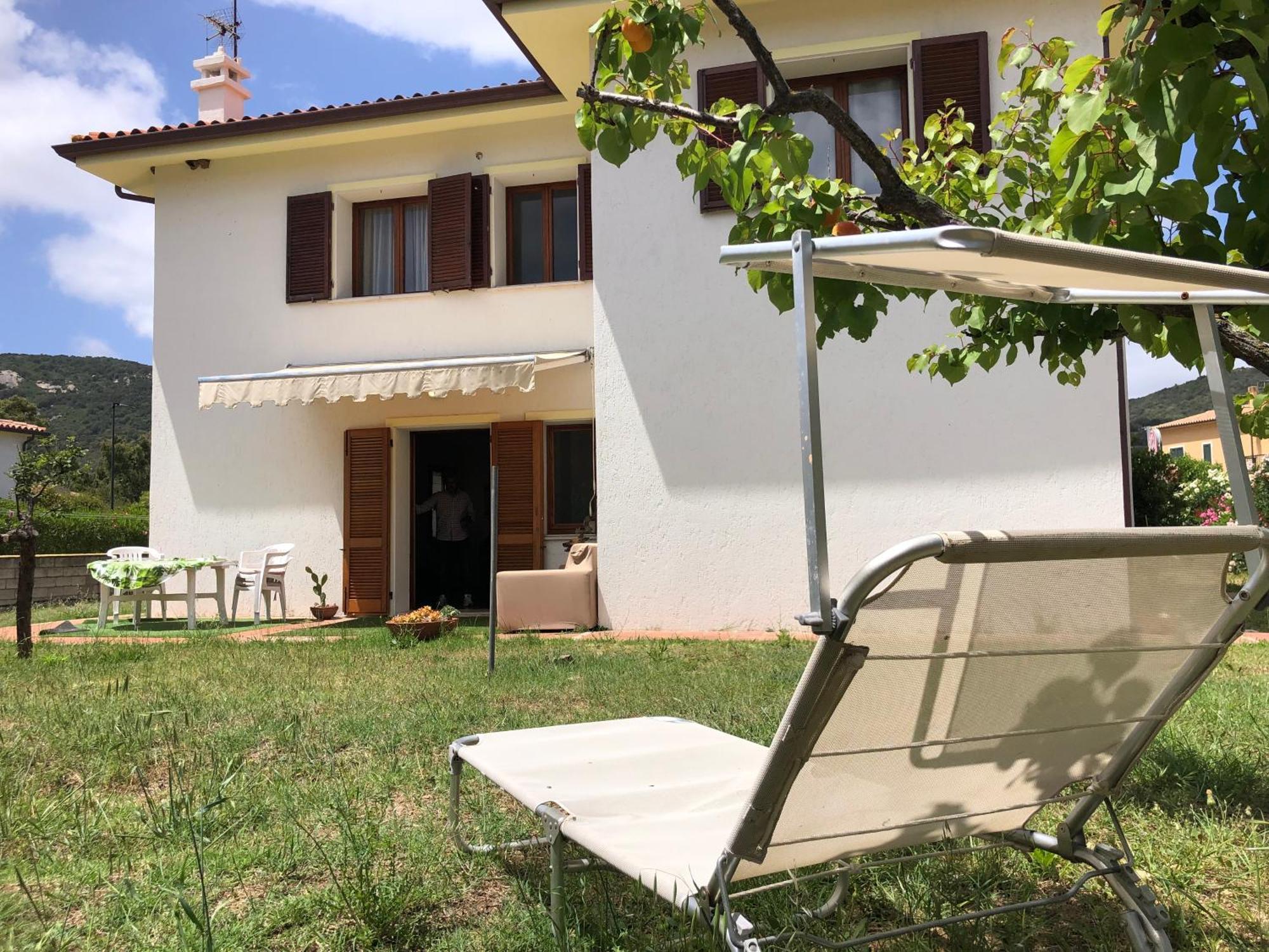 Private Apartment With Garden كانّيجوني المظهر الخارجي الصورة