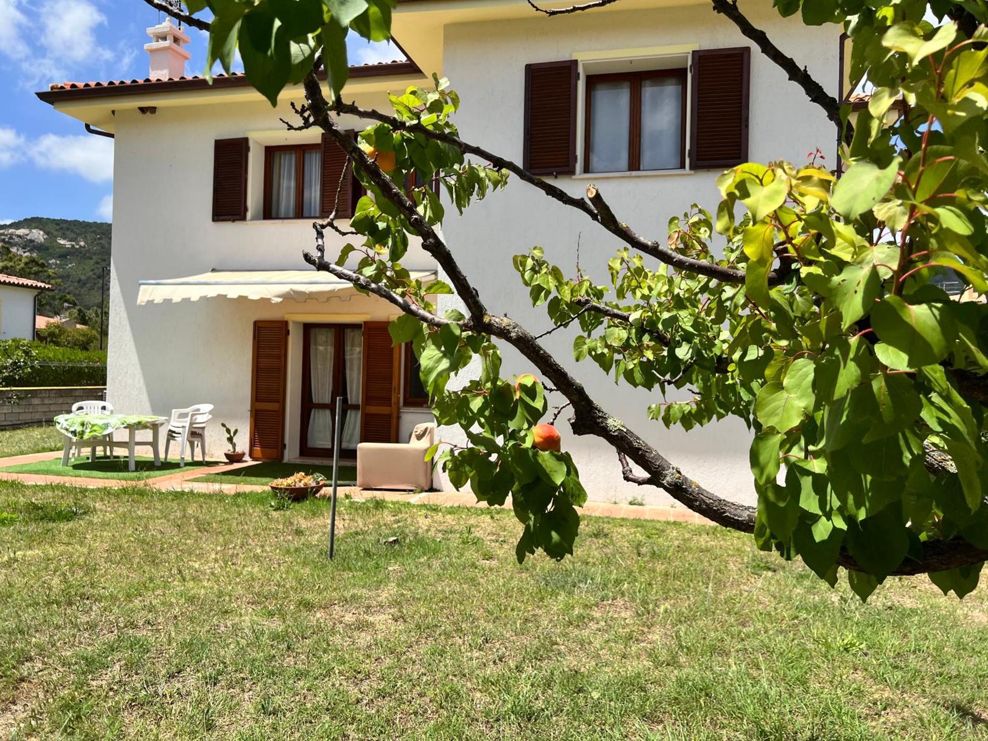 Private Apartment With Garden كانّيجوني المظهر الخارجي الصورة